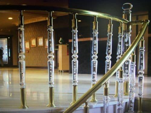 آشنایی با نرده پلکسی گلس