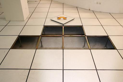 آشنایی با کف کاذب، انواع و مزایا