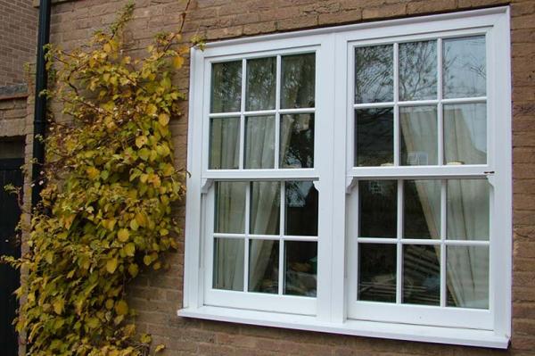 پنجره دو جداره upvc چیست؟ (مزایا، معایب، انواع)
